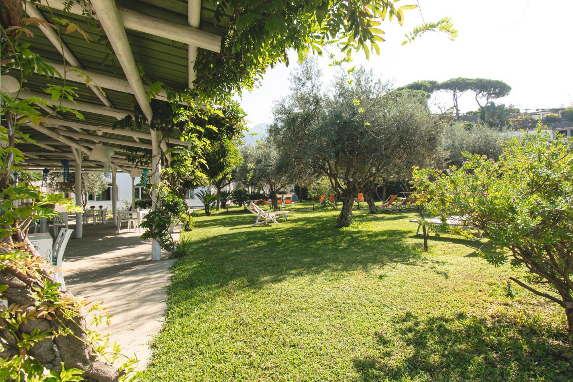 Victoria Park Resort Isquia Exterior foto